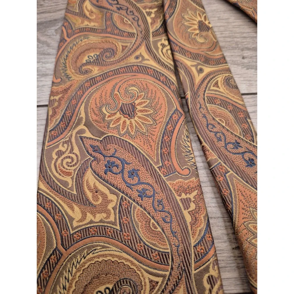Chelsea by Robert‎ Talbott Mens Silk Paisley Tie Gold Copper Blue Handsewn USA